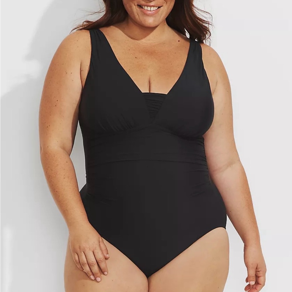 Lands' End Classic Black One-Piece Swimsuit Pool Beach on Vacation